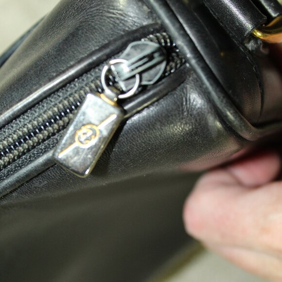 Authentic Vintage Gucci Crossbody Smooth Black Leather Purse w/ COA - Picture 14 of 16